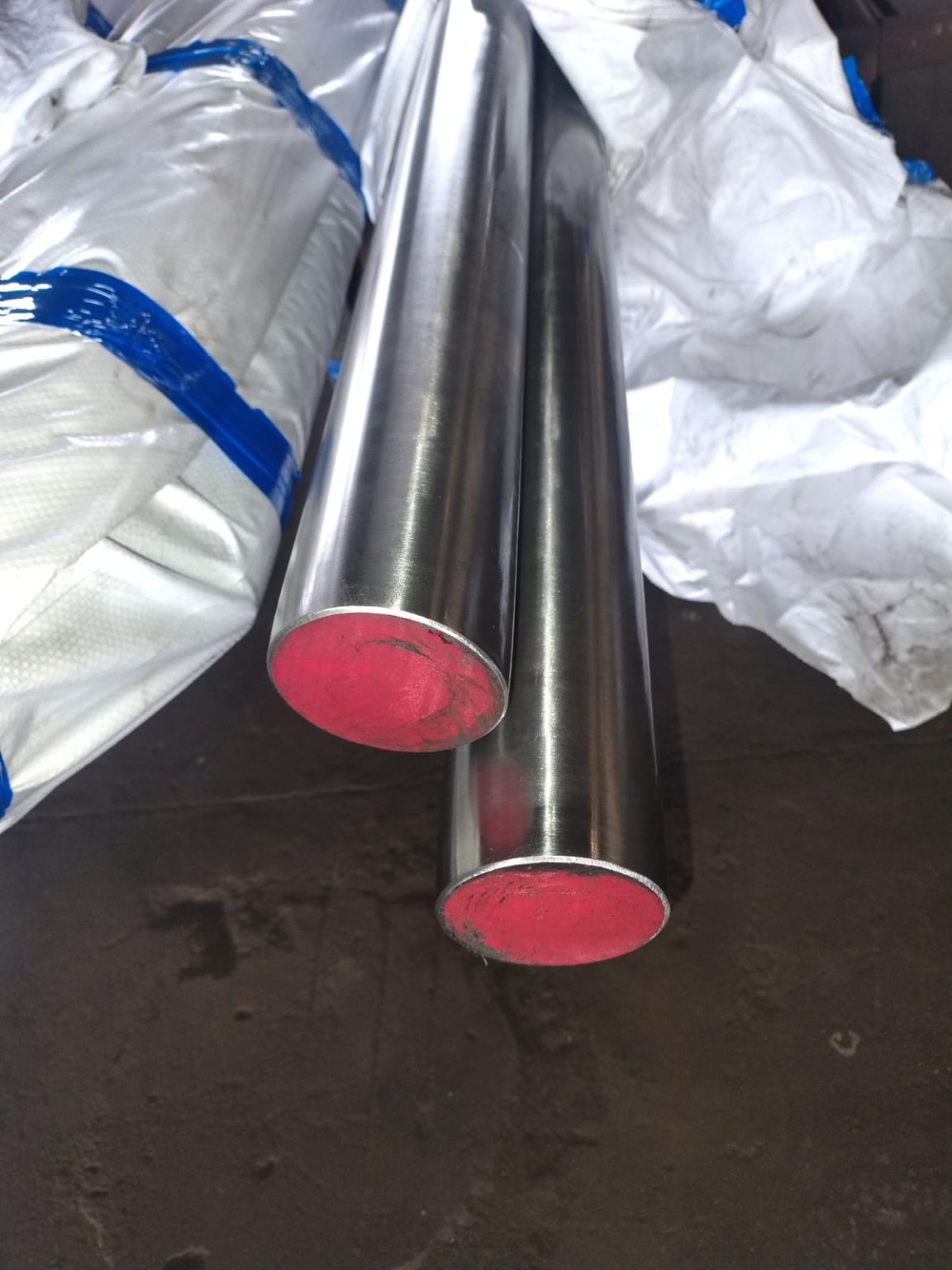 Finished steel round bars